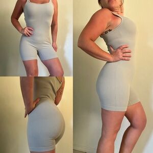 Women's Ribbed Sleeveless romper Bodysuit - Cream